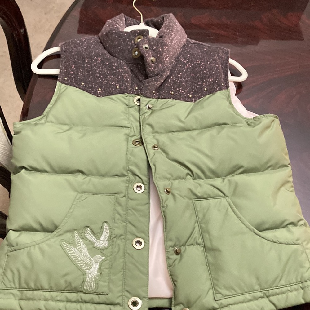 Vest - Picture 4 of 5